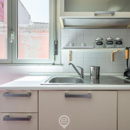 La Finestra Sul Corso Apartment Каляри Екстериор снимка