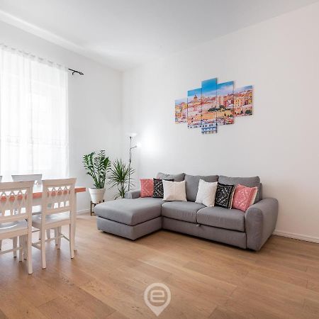 La Finestra Sul Corso Apartment Каляри Екстериор снимка
