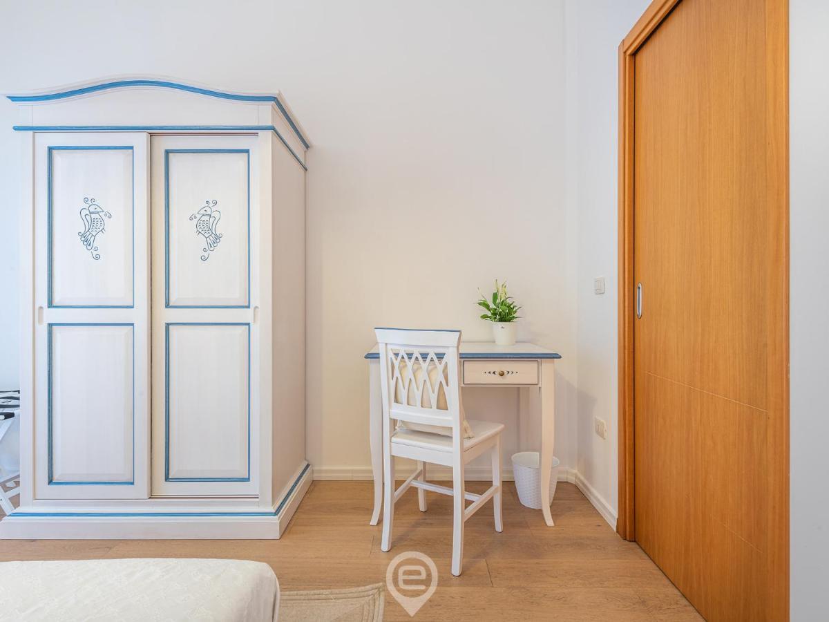 La Finestra Sul Corso Apartment Каляри Екстериор снимка