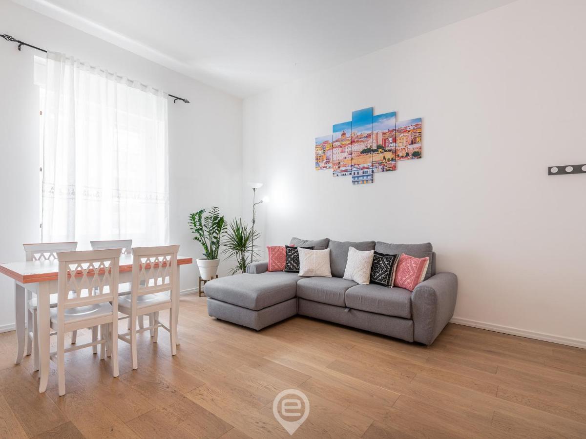 La Finestra Sul Corso Apartment Каляри Екстериор снимка